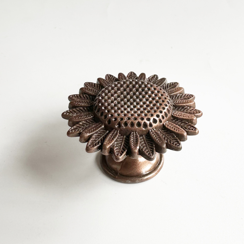 Vintage Sunflower Cabinet Knob - огляд і ціна Vintage Furniture Hardware Replacement