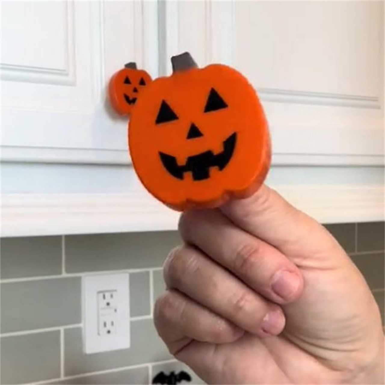 Halloween pumpkin knob cover,  - огляд і ціна Furniture Hardware Nut